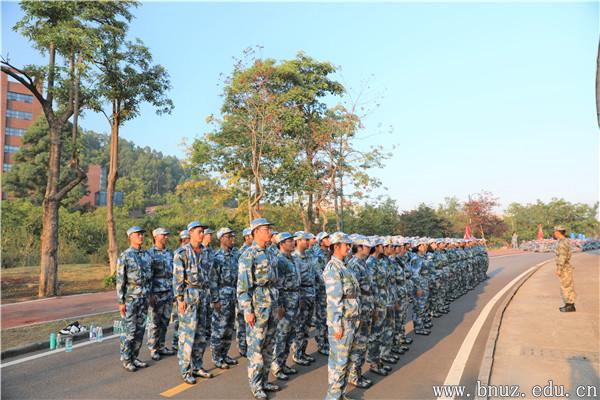 北京師范大學(xué)珠海分校2017級(jí)學(xué)生軍訓(xùn)正如火如荼開(kāi)展