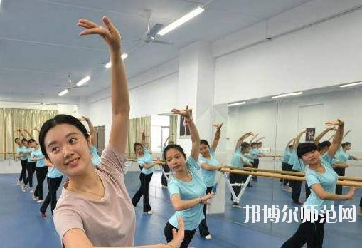 廣州2020年女生在幼師學校學什么好