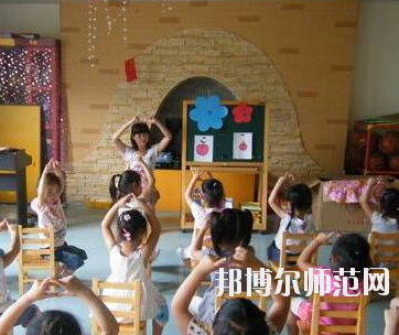 鄭州2020年女生讀幼師學校學什么專業(yè)好