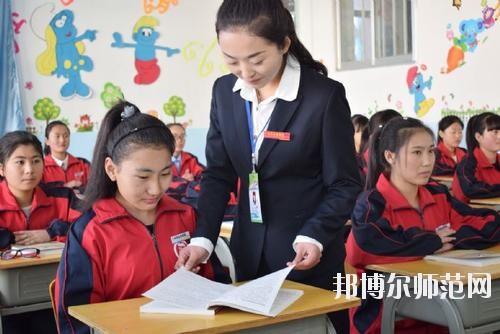 雅安2021年初中生不去幼師學校怎么辦