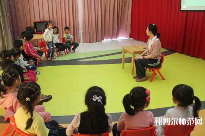 重慶2021年幼師學校和中專有哪些區(qū)別