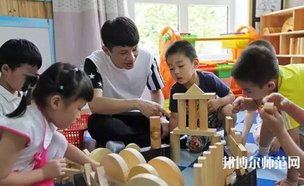 宜昌2021年男生讀什么幼師學(xué)校